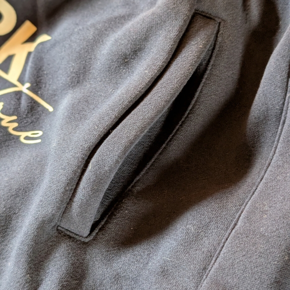 Fashion Nova New York Navy Cargo Women's Pants with White Graphic Size M NWT - Picture 10 of 10